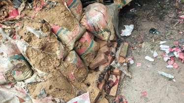বালুভর্তি বস্তায় হঠাৎ বিস্ফোরণ, শিশুসহ দগ্ধ ৩
