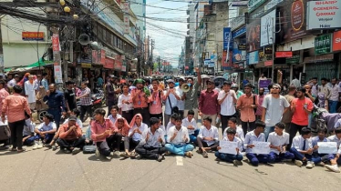 স্বাস্থ্যখাত সংস্কার দাবিতে বরিশালে কয়েক স্থানে সড়ক অবরোধ