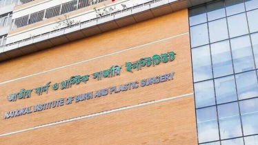 বাসায় ঘুমাচ্ছিলেন, হঠাৎ এসি বিস্ফোরণে একই পরিবারের ৪ জন দগ্ধ