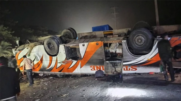  দাউদকান্দিতে বাস উল্টে নিহত ২, আহত ১৫