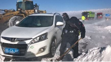 উত্তর চীনে তীব্র তুষারপাত, যান চলাচলে বিঘ্ন