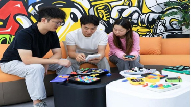 নজর কাড়ছে চীনের শিক্ষামূলক স্মার্ট খেলনা