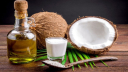 ত্বকের উজ্জ্বলতা বাড়াতে যেভাবে ব্যবহার করবেন নারকেল তেল
