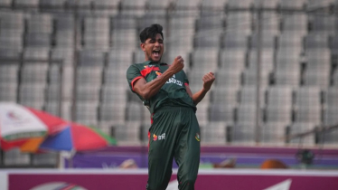 রানার তাণ্ডবে সর্বনিম্ন রানে অলআউট পাকিস্তান