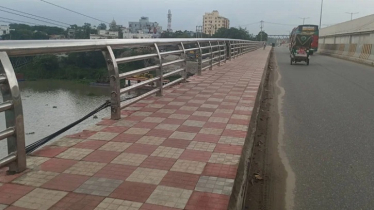 অব্যবস্থাপনার আবর্তে ঢাকা-আরিচা মহাসড়ক, রেলিং ভেঙ্গে পাইপ চুরি, জ্বলছেনা সড়ক বাতি
