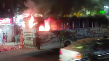 মিরপুরের পর বাড্ডায় বাসে আগুন