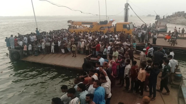 দৌলতদিয়ায় দুর্ঘটনা, বাসটি ৩০ ফুট গভীরে তলিয়ে গেছে: ফায়ার সার্ভিস