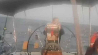 গাজার দিকে একাকী ছুটছে ম্যারিনেট
