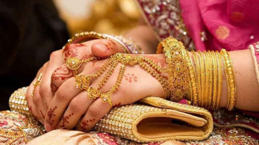 দেশের বাজারে স্বর্ণের দামে বড় পতন, ভরি কতো?