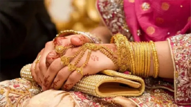 দেশের বাজারে কমে যাওয়া দামে স্বর্ণ বিক্রি আজ থেকে