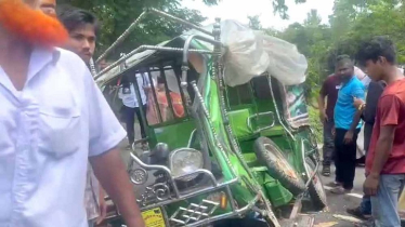 কাশিয়ানীতে বাস-ইজিবাইকের মুখোমুখি সংঘর্ষে নিহত ৪