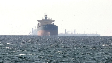 নির্দিষ্ট কিছু দেশের জাহাজ চলাচলের অনুমতি দিল ইরান