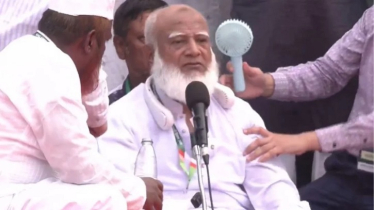 বক্তৃতার সময় হঠাৎ মঞ্চে লুটিয়ে পড়লেন জামায়াত আমির