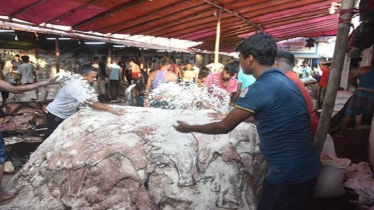 এ বছরও কাটলো না হতাশা, কম দামেই বিক্রি হচ্ছে গরুর চামড়া