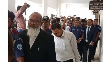 কুমিল্লায় শিক্ষার্থীদের ওপর হামলায় ৬ আইনজীবী কারাগারে, ডিম নিক্ষেপ