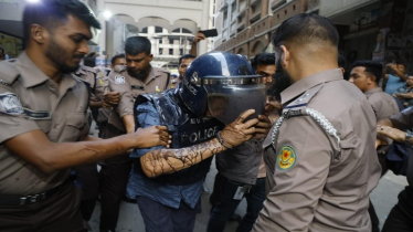 মাসুদ উদ্দিনের গায়ে ময়লা পানি-ডিম নিক্ষেপ