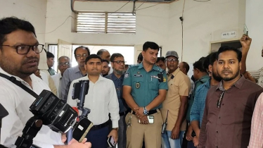 ঘেরাও করে পদত্যাগপত্রে সই: ম্যাজিস্ট্রেটের উপস্থিতিতে খোলা হলো উপাচার্যের তালাবদ্ধ কক্ষ