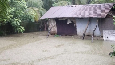 তলিয়ে গেছে রাস্তাঘাট-মৎস্য ঘের, চরম দুর্ভোগে স্থানীয়রা 