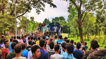 ট্রেন আটকে শিক্ষার্থীদের অবরোধ, ঢাকা-ময়মনসিংহ রেল যোগাযোগ বন্ধ