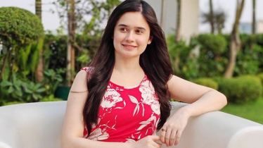 প্রেমের প্রস্তাব দেওয়ায় যুবককে স্ট্যাম্প দিয়ে পিটিয়েছিলেন ঐশী