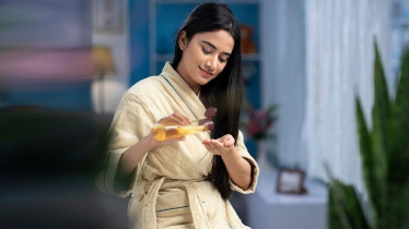 শীতে চুলের যত্নে উপকারী যেসব তেল 