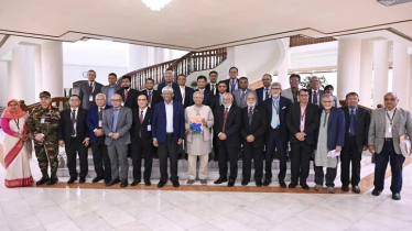 প্রধান উপদেষ্টার কাছে ‘নবম জাতীয় বেতন কমিশন’র প্রতিবেদন পেশ