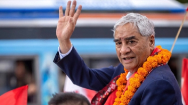 গ্রেপ্তারি পরোয়ানা মাথায় নিয়েই নেপালে ফিরলেন দেশটির সাবেক প্রধানমন্ত্রী
