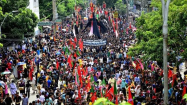 ধর্মীয় ভাবগাম্ভীর্যে পালিত হচ্ছে পবিত্র আশুরা