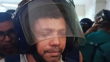 কাঠগড়ায় দাঁড়িয়ে অঝোঁরে কাঁদলেন পলক, স্বজনরাও আপ্লুত হয়ে পড়েন