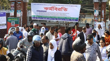 সরকারি মাধ্যমিক শিক্ষকদের চলমান কর্মবিরতি স্থগিত