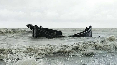 বঙ্গোপসাগরে লঘুচাপ, উপকূলীয় ১৫ জেলায় ভারী বৃষ্টি ও জলোচ্ছ্বাস হতে পারে