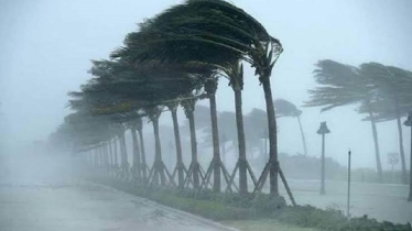 সকালের মধ্যে ৮ অঞ্চলে ঝড়-বৃষ্টির আভাস, নদীবন্দরে সতর্কসংকেত