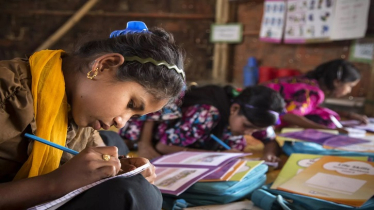 রোহিঙ্গা ক্যাম্পে এনজিও পরিচালিত শিক্ষা কার্যক্রম অনির্দিষ্টকালের জন্য স্থগিত