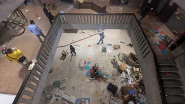 ছায়ানট ভবনে ভাঙচুর-আগুন