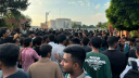 সংসদ ভবনের সামনে আন্দোলনকারী পরীক্ষার্থীদের অবস্থান