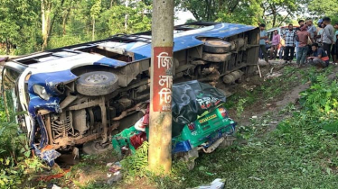সুনামগঞ্জে বাস ও অটোরিকশার মুখোমুখি সংঘর্ষে নিহত ৬ সুনামগঞ্জে বাস ও অটোরিকশার মুখোমুখি সংঘর্ষে নিহত ৬
