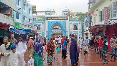 প্রথমবারের মতো শাহজালাল মাজারে প্রকাশ্যে দানের টাকা গণনা