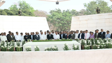 জিয়াউর রহমান ও বেগম খালেদা জিয়ার সমাধিতে প্রধানমন্ত্রীর শ্রদ্ধা