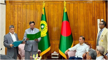 চট্টগ্রাম-২ আসনের সংসদ সদস্য হিসেবে শপথ নিলেন সারোয়ার আলমগীর