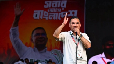 পেছনে বসে ফ্যানের বাতাস খাচ্ছে আর সামনে বলছে ‘বিদ্যুৎ চাই-বিদ্যুৎ চাই’: প্রধানমন্ত্রী