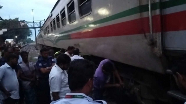 নাটোরে বাংলাবান্ধা এক্সপ্রেস ট্রেনে আগুন