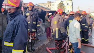 টঙ্গীতে ভয়াবহ অগ্নিকাণ্ড, গুদামসহ পুড়লো ৩০ দোকান