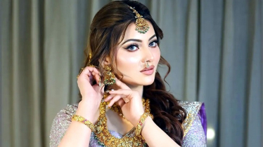  নিজের সৌন্দর্যের বর্ণনা দিতে গিয়ে কটাক্ষের শিকার উর্বশী