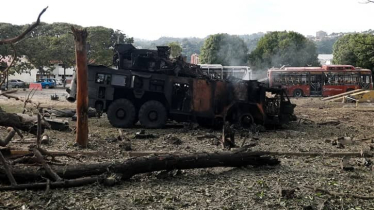 ভেনেজুয়েলায় হামলা চালায় দেড় শতাধিক মার্কিন বিমান, নিহত ৪০ ভেনেজুয়েলায় হামলা চালায় দেড় শতাধিক মার্কিন বিমান, নিহত ৪০