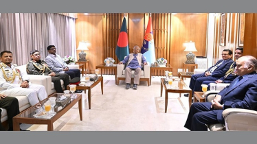 প্রধান উপদেষ্টার সঙ্গে তিন বাহিনীর প্রধানদের সাক্ষাৎ