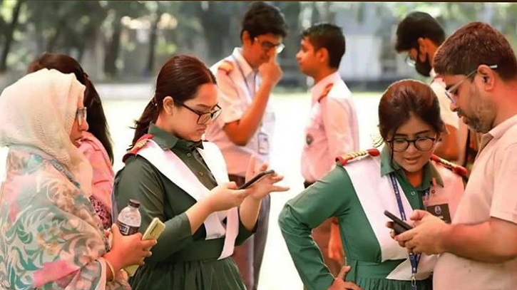 এসএসসির পুনঃনিরীক্ষণের ফল প্রকাশ, জানবেন যেভাবে এসএসসির পুনঃনিরীক্ষণের ফল প্রকাশ, জানবেন যেভাবে