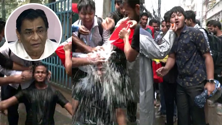 নির্বাচন থেকে সালাহউদ্দিন সরে দাঁড়ানোয় দুধ দিয়ে গোসল নির্বাচন থেকে সালাহউদ্দিন সরে দাঁড়ানোয় দুধ দিয়ে গোসল