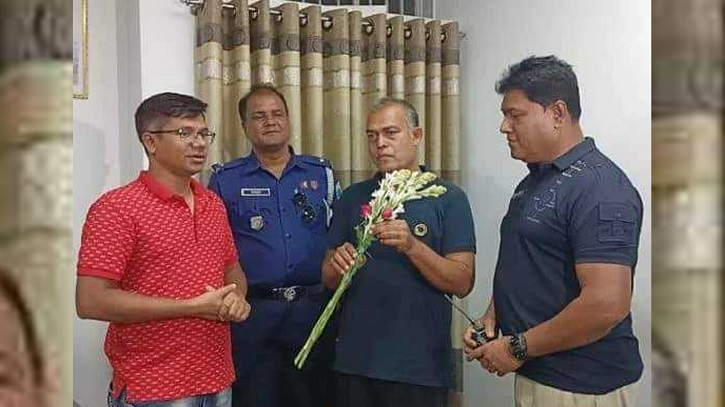 স্ত্রীর অনুপ্রেরণায় ৫৭ বছর বয়সে পুলিশ কনস্টেবলের এসএসসি জয় স্ত্রীর অনুপ্রেরণায় ৫৭ বছর বয়সে পুলিশ কনস্টেবলের এসএসসি জয়