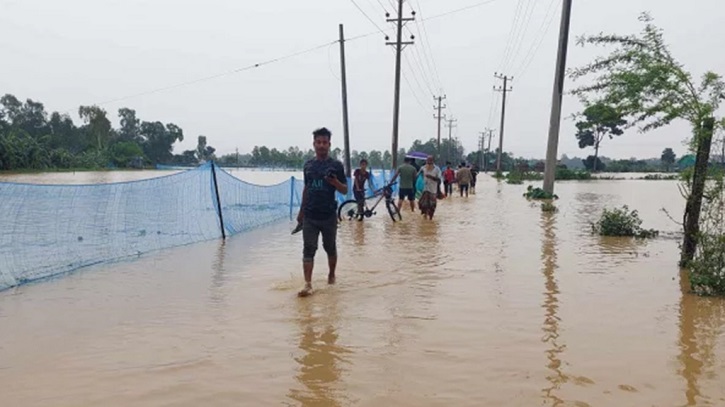 শেরপুরে বন্যা পরিস্থিতির কিছুটা উন্নতি, এখন পর্যন্ত ৮ জনের প্রাণহানি শেরপুরে বন্যা পরিস্থিতির কিছুটা উন্নতি, এখন পর্যন্ত ৮ জনের প্রাণহানি