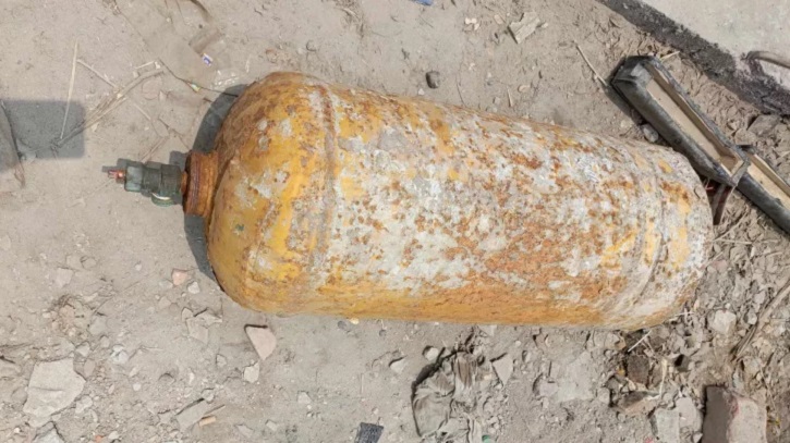 ভাঙ্গারির দোকানে সিলিন্ডার কাটতে গিয়ে গ্যাস ছড়িয়ে একজনের মৃত্যু